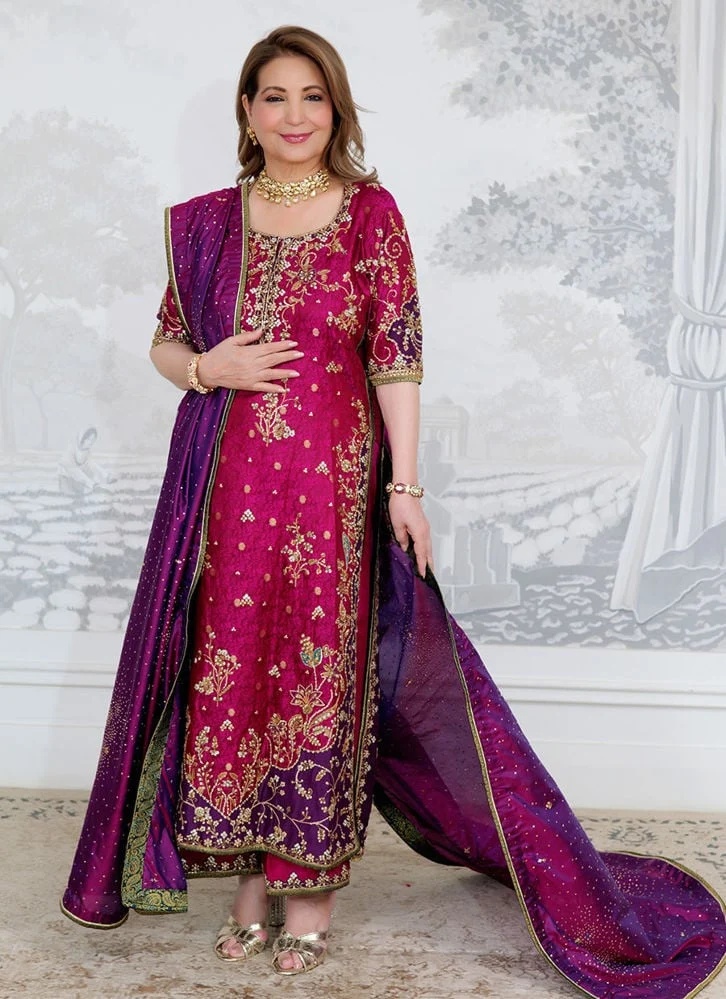 Bita Magenta Kurta pakistani fashion outfit in purple tones.