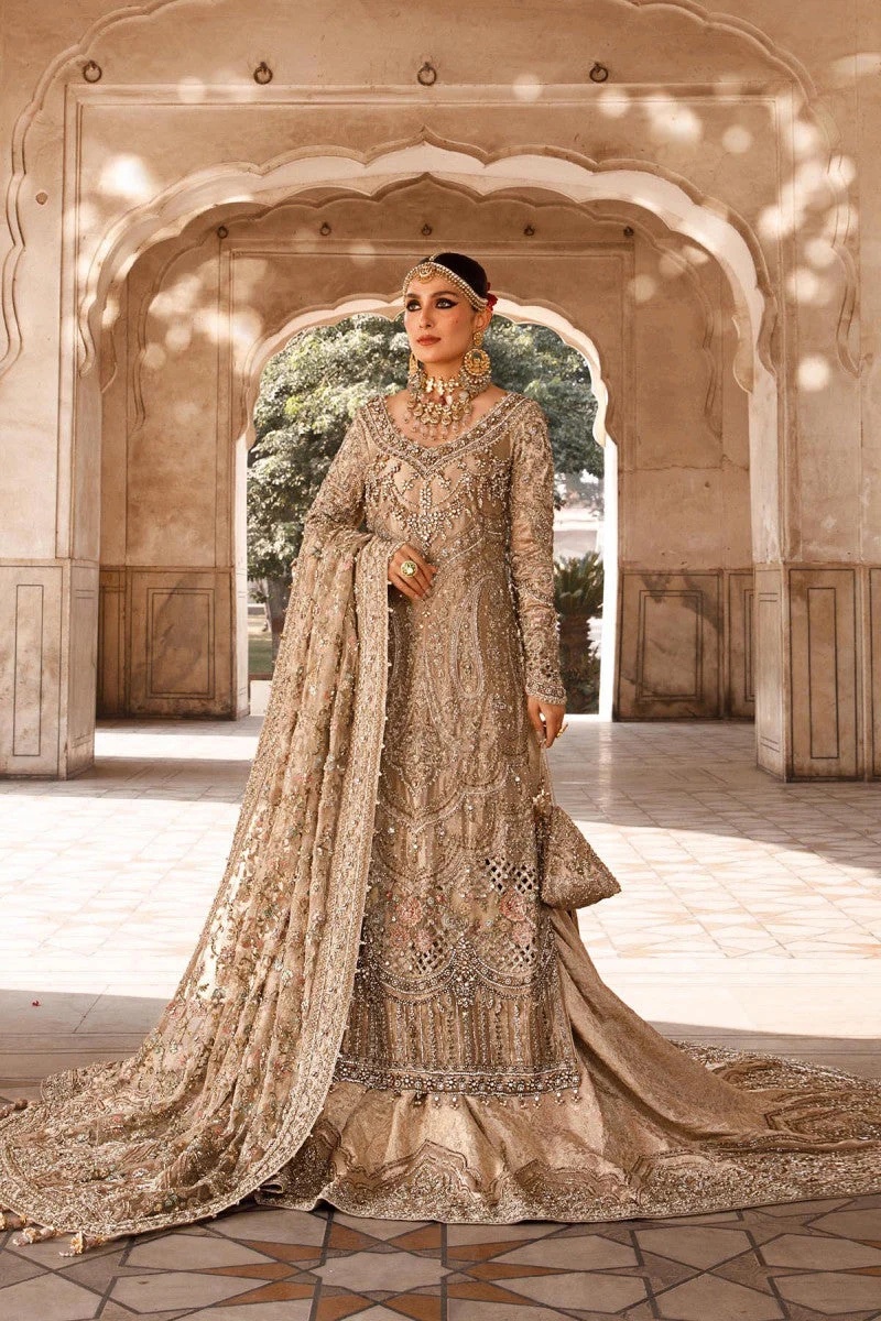 Liliana pakistani fashion outfit in gold tones.