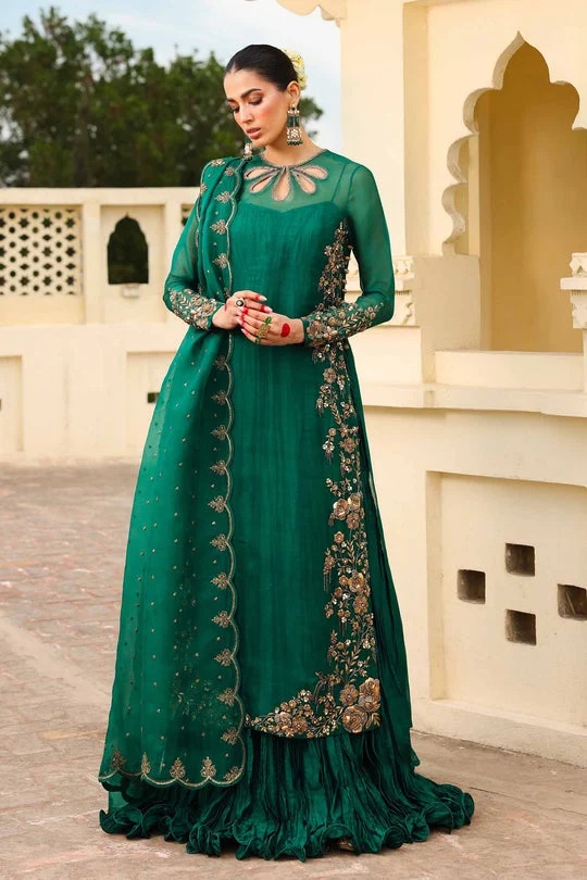Zamrood Ara Pakistani fashion outfit in green, emerald green tones.