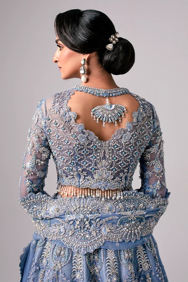 Aarzu pakistani fashion outfit in blue tones.