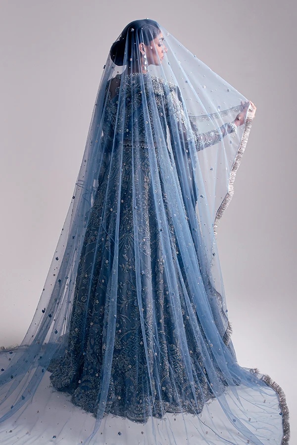 Aarzu pakistani fashion outfit in blue tones.