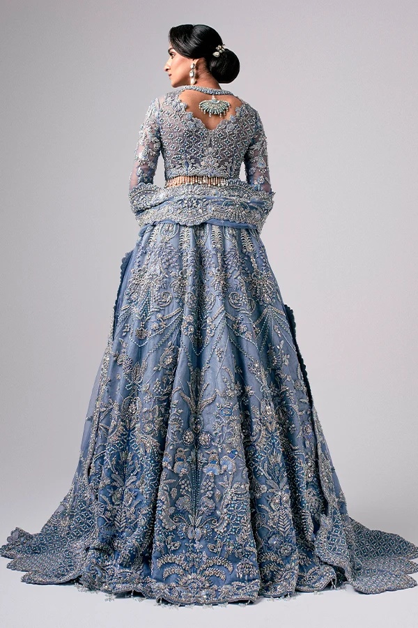Aarzu pakistani fashion outfit in blue tones.