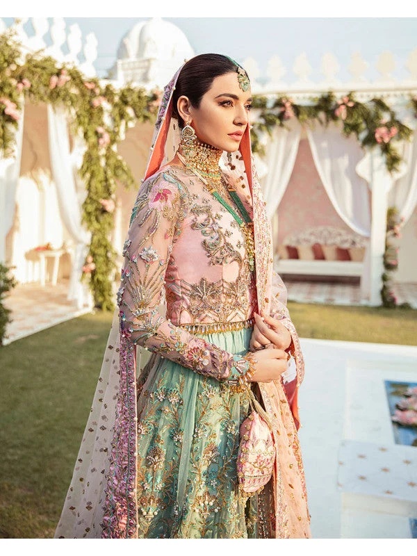 Joli pakistani fashion outfit in pink, green tones.
