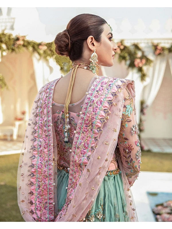 Joli pakistani fashion outfit in pink, green tones.