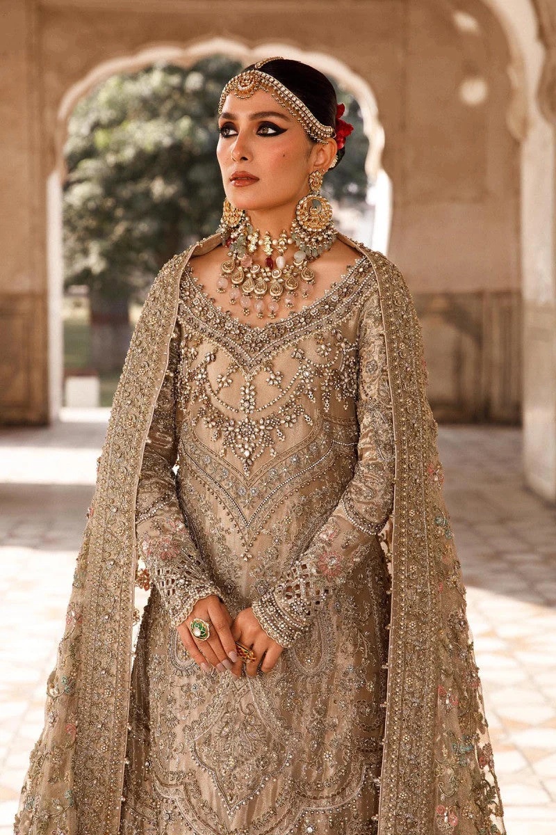 Liliana pakistani fashion outfit in gold tones.