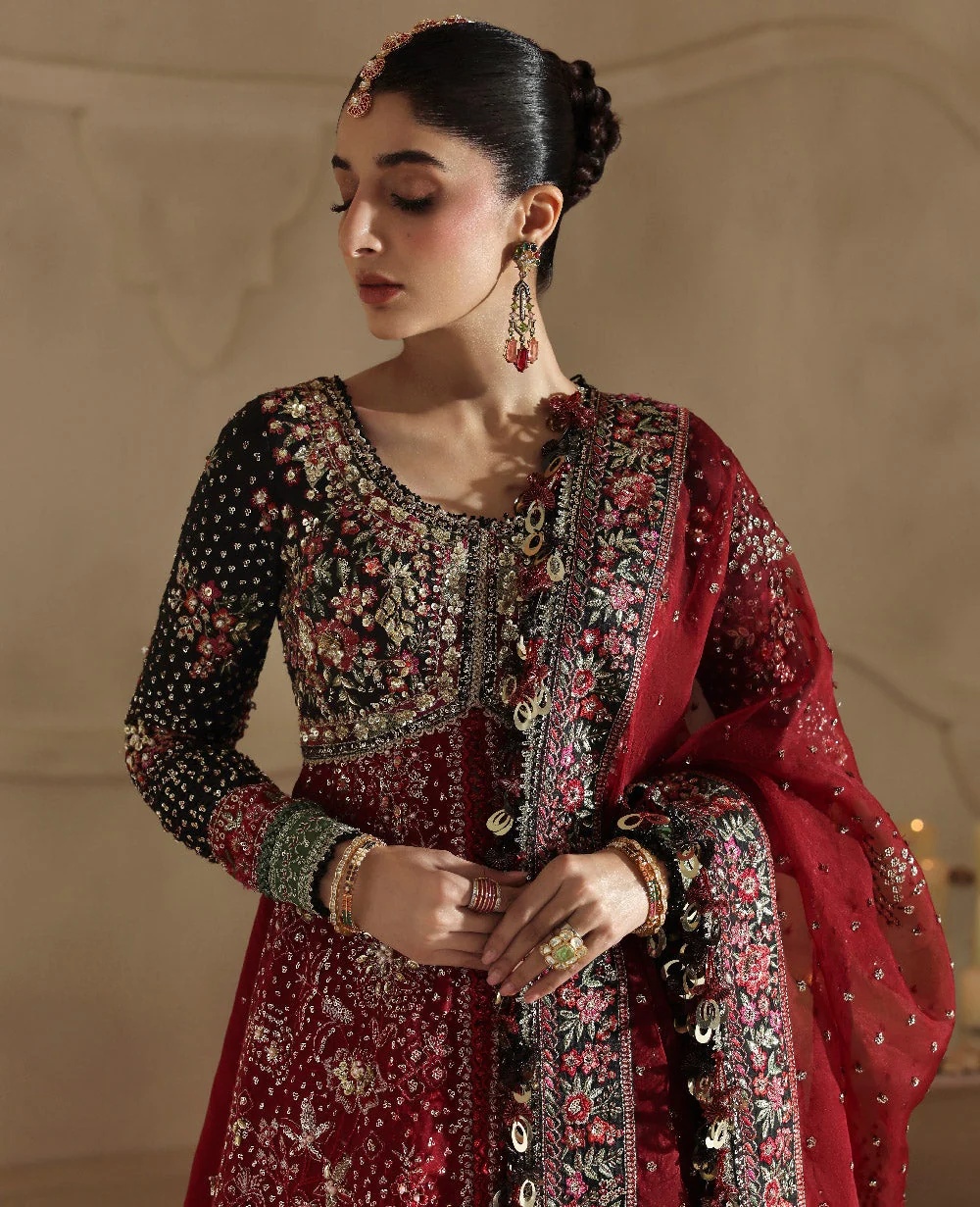 Lucienne pakistani fashion outfit in black tones.