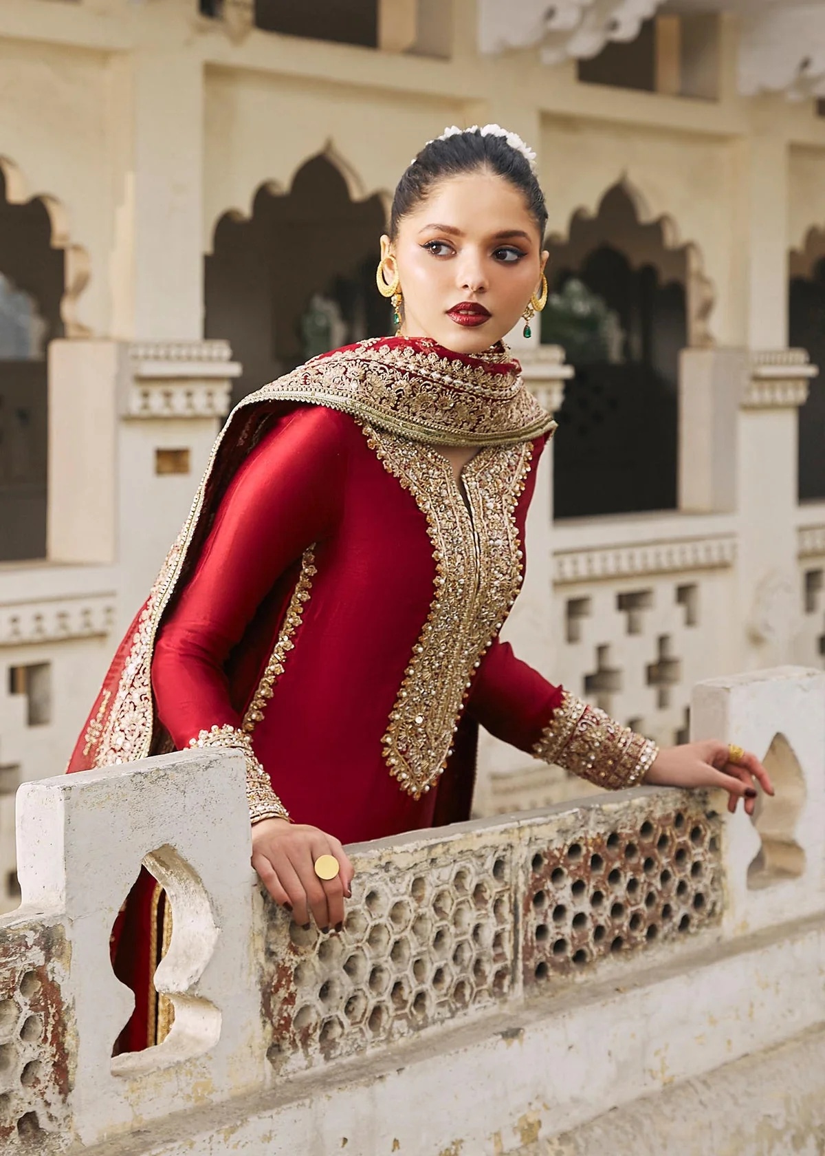 Noreen pakistani fashion outfit in red tones.