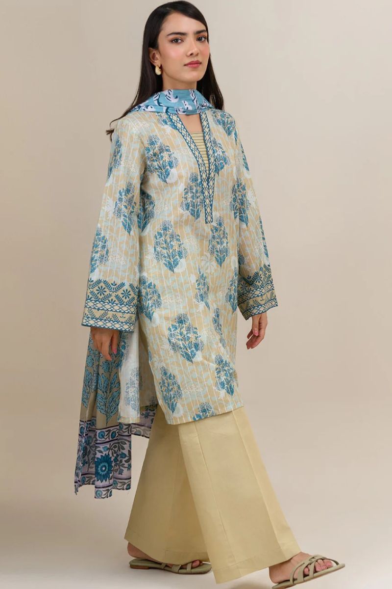 Mahnur Original - 3 Pcs Embroidered Luxury Lawn Suit with Lace and…
