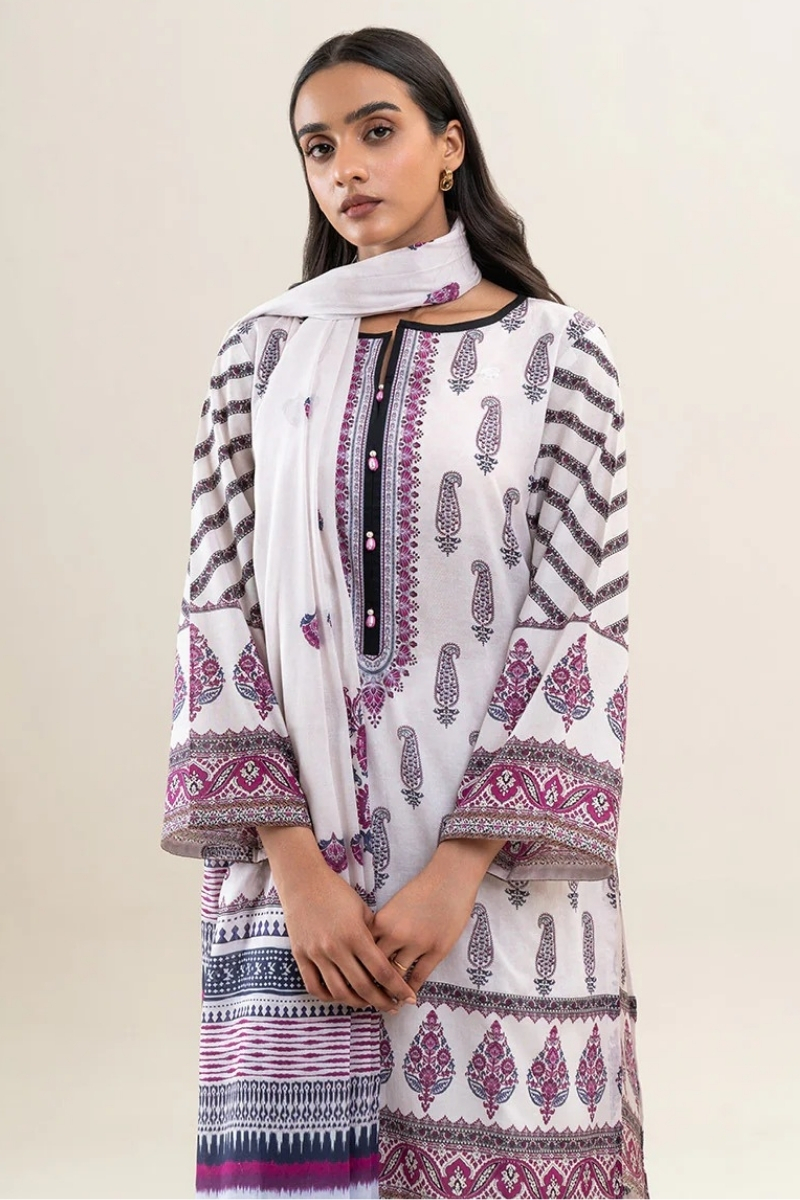 Mahnur Original - 3 Pcs Embroidered Luxury Lawn Suit with Lace and…