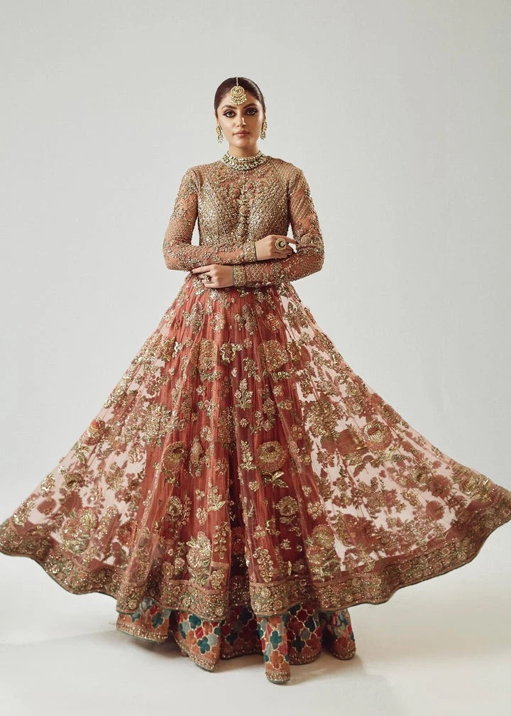 Saaz pakistani fashion outfit in peach tones.